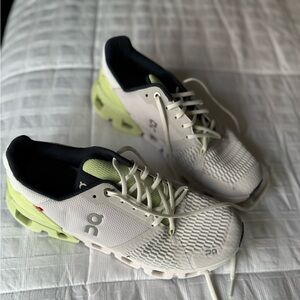 White oncloud OC speed board women’s size 9